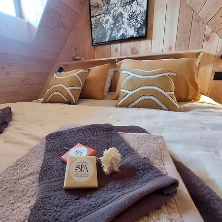 Au Coq Et Fa Gnes יאלהיי