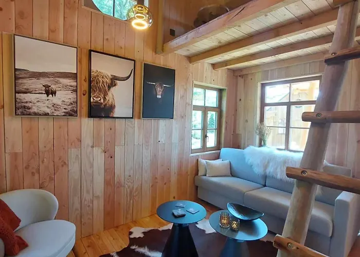 Au Coq Et Fa Gnes *